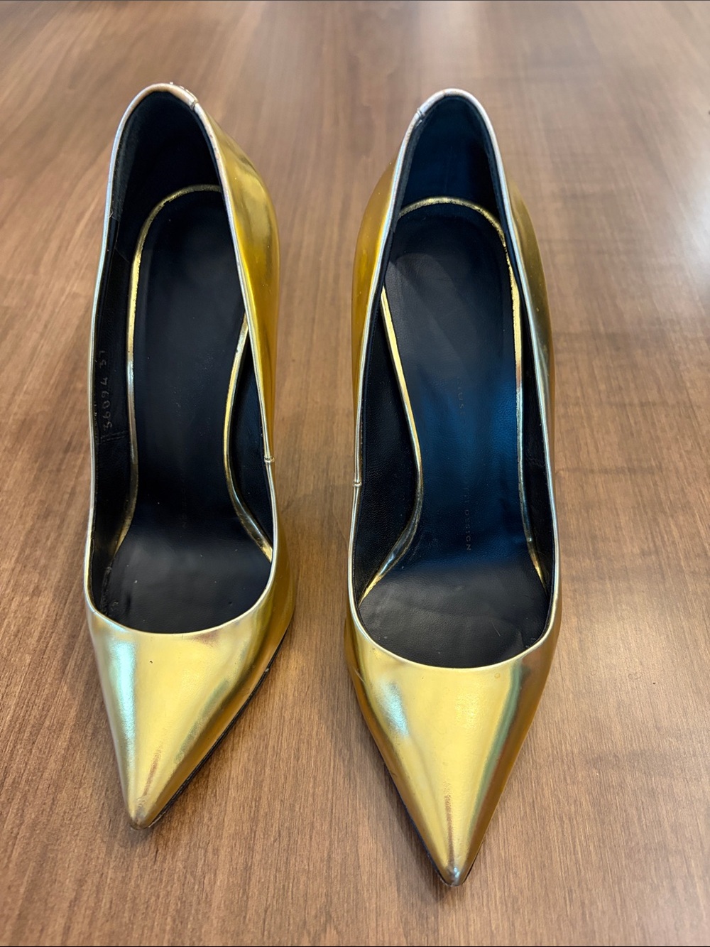 Women's Giuseppe Zanotti Metallic Gold Pointed-Toe Pumps
